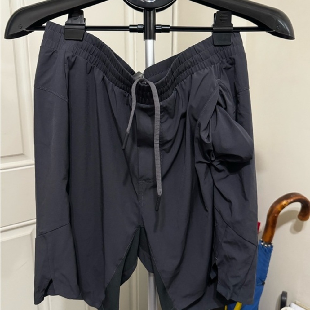 MPG Shorts I Men’s I Dark Gray